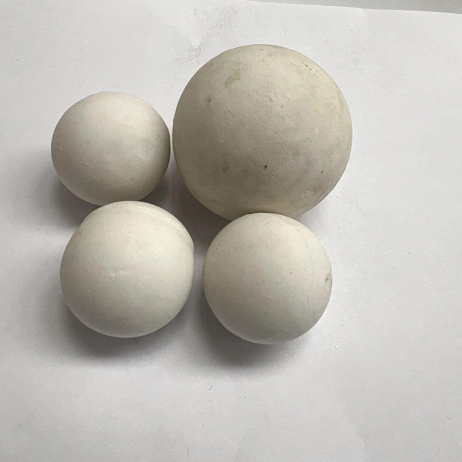 گلوله آلومینایی